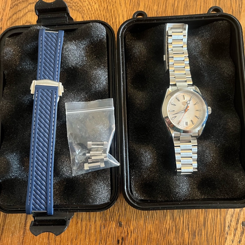 San Martin SN0113w v2. White/Silver dial with an extra blue rubber strap